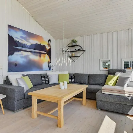 Spacious Retreat With Fjord View - By Traum Σπίτι διακοπών