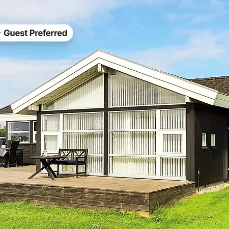 Spacious Retreat With Fjord View - By Traum Casa de Férias