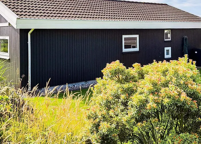 Spacious Retreat With Fjord View - By Traum * Egernsund